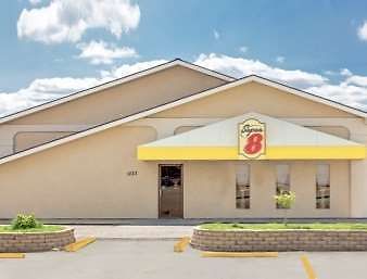 Super 8 By Wyndham Norfolk Motel Exterior photo
