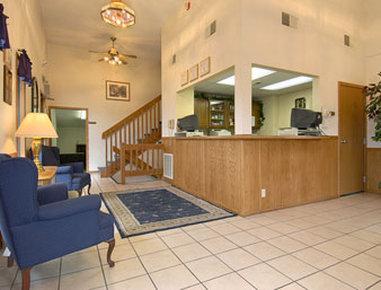 Super 8 By Wyndham Norfolk Motel Exterior photo